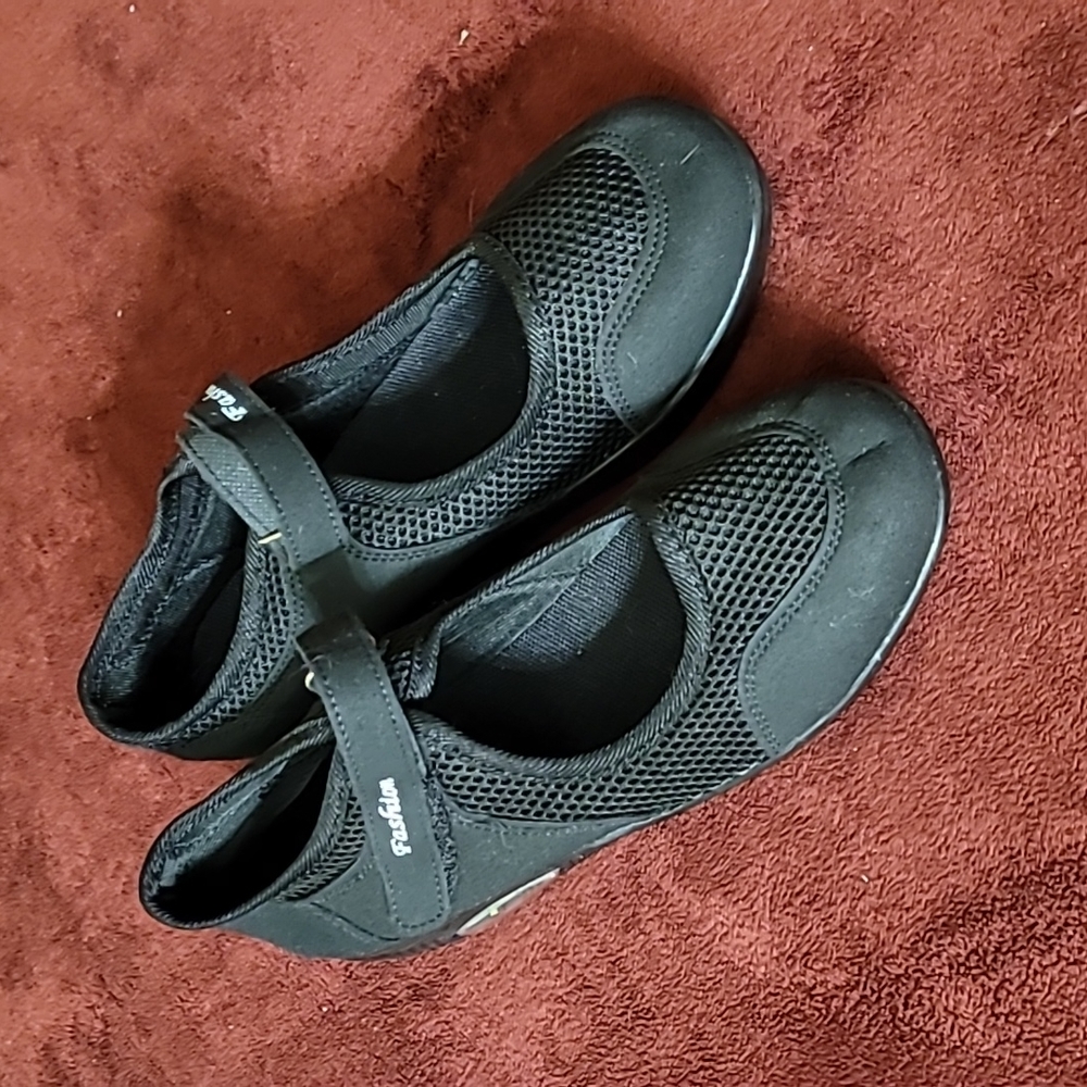 Mesh strapped shoes, size unsure